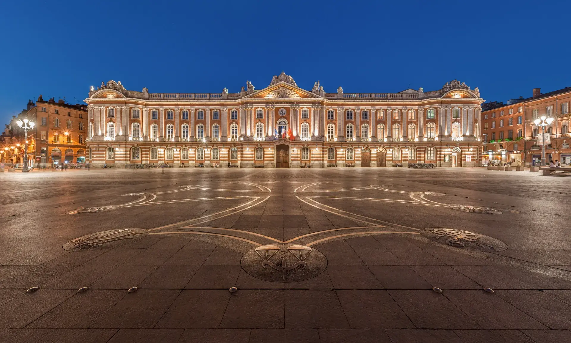 Tour image 3 for Toulouse: a self-guided walking tour of la ville rose, from Saint-Sernin to the Pont Neuf, with audio, quizzes & free eSIM