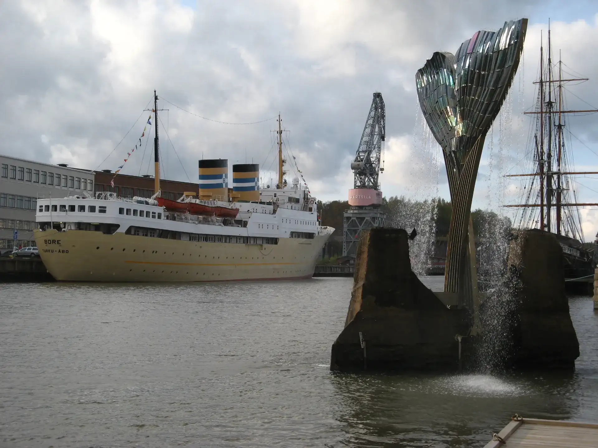 Harmonia: Achim Kühn’s Aura River Sculpture - Turku