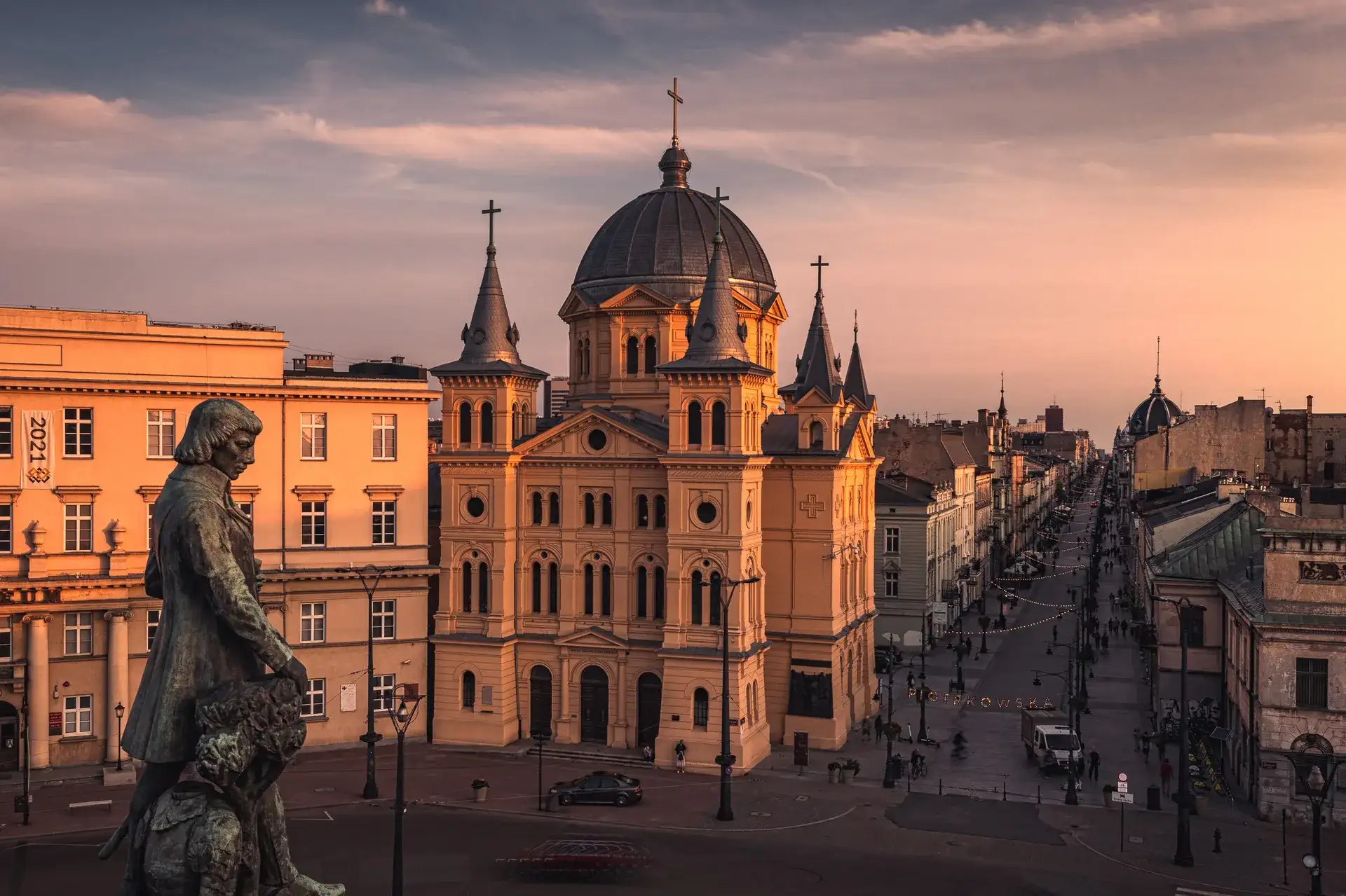 Plac Wolności: Historic Center & Gateway in Łódź - Odz