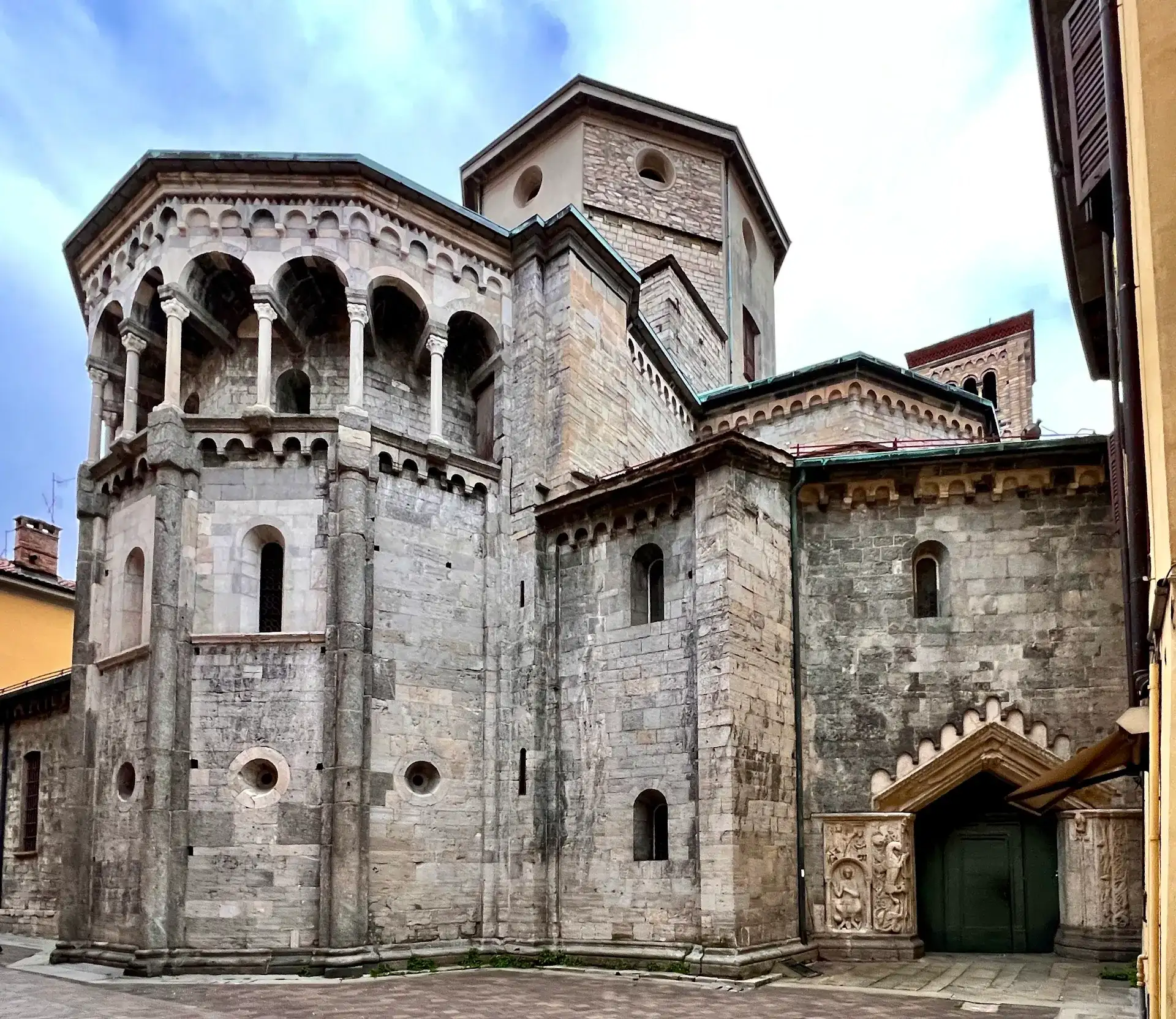 Basilica di San Fedele: Como's Romanesque Church - Como