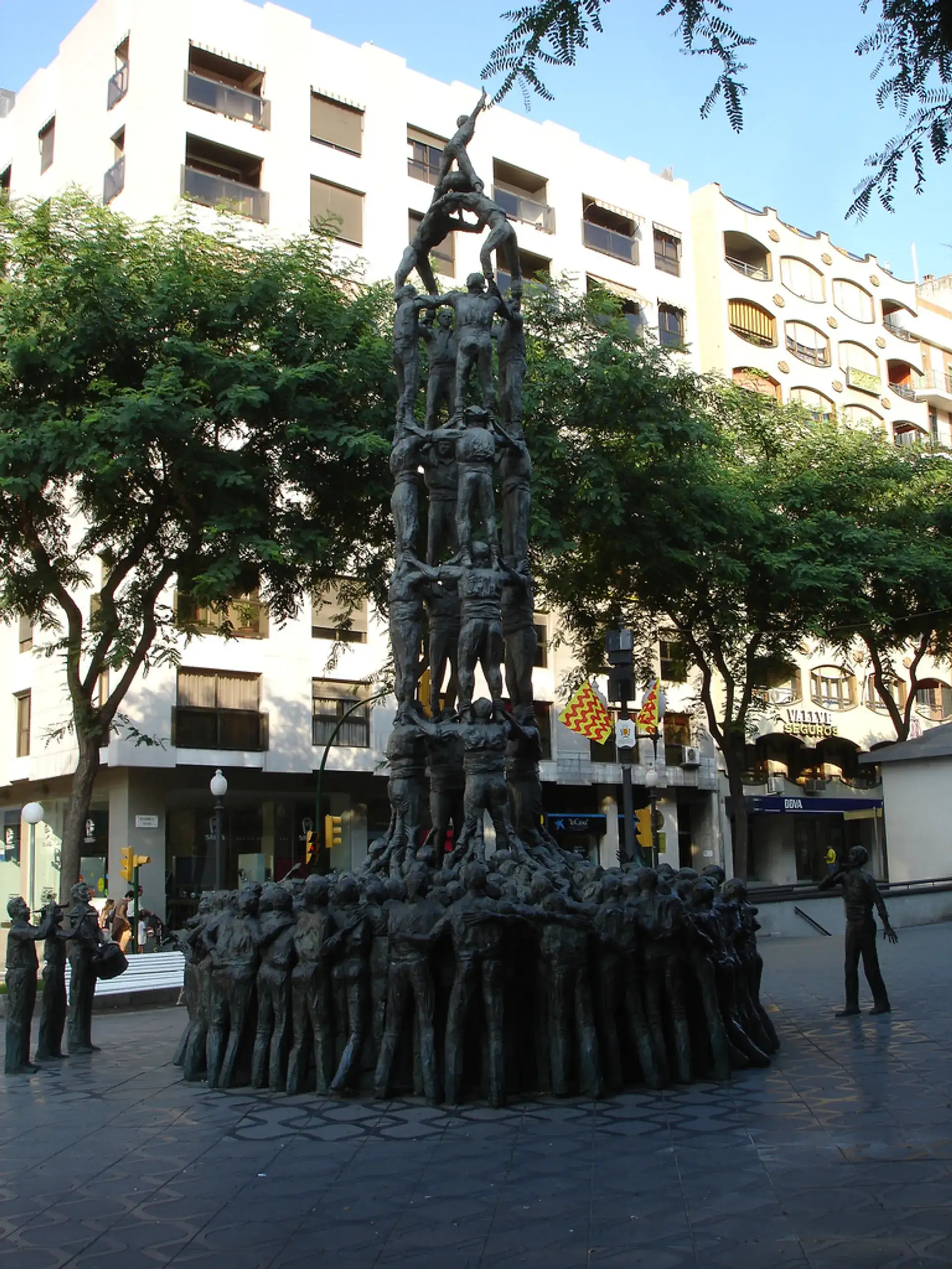 叠人塔纪念碑:塔拉戈纳的青铜人塔 - Tarragona