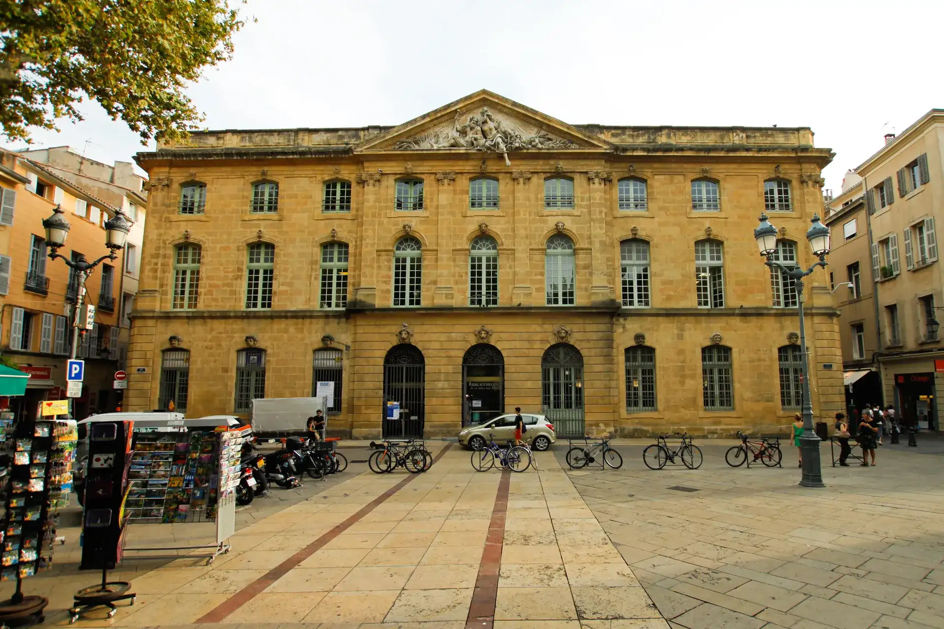 Halle aux Grains: Aix's Historic Grain Exchange - Aix-en-provence