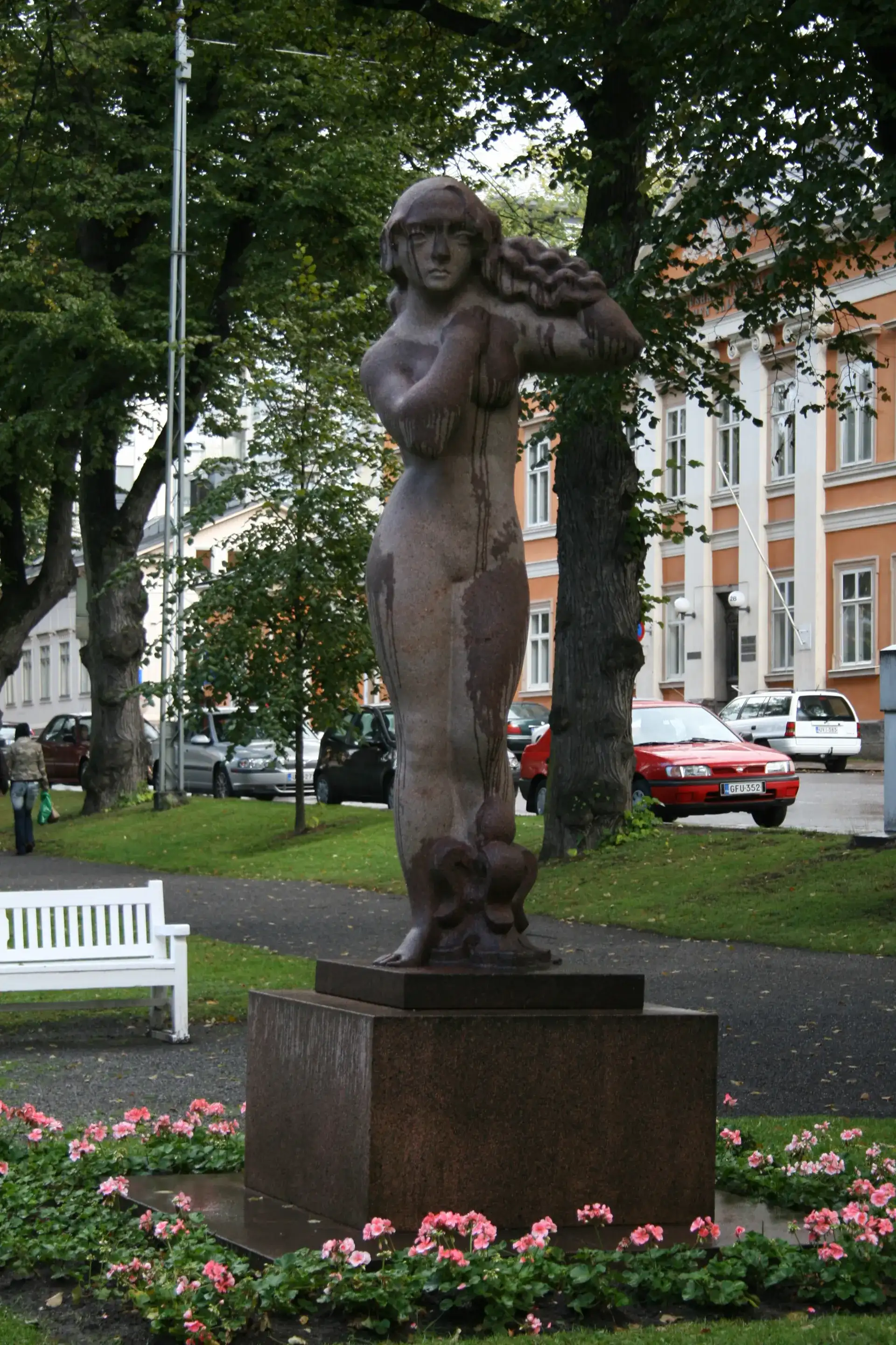Lily of Turku: History of the Granite Sculpture - Turku