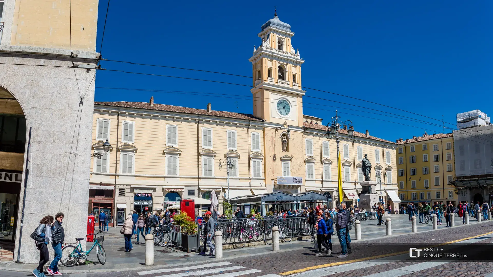 Piazza Giuseppe Garibaldi