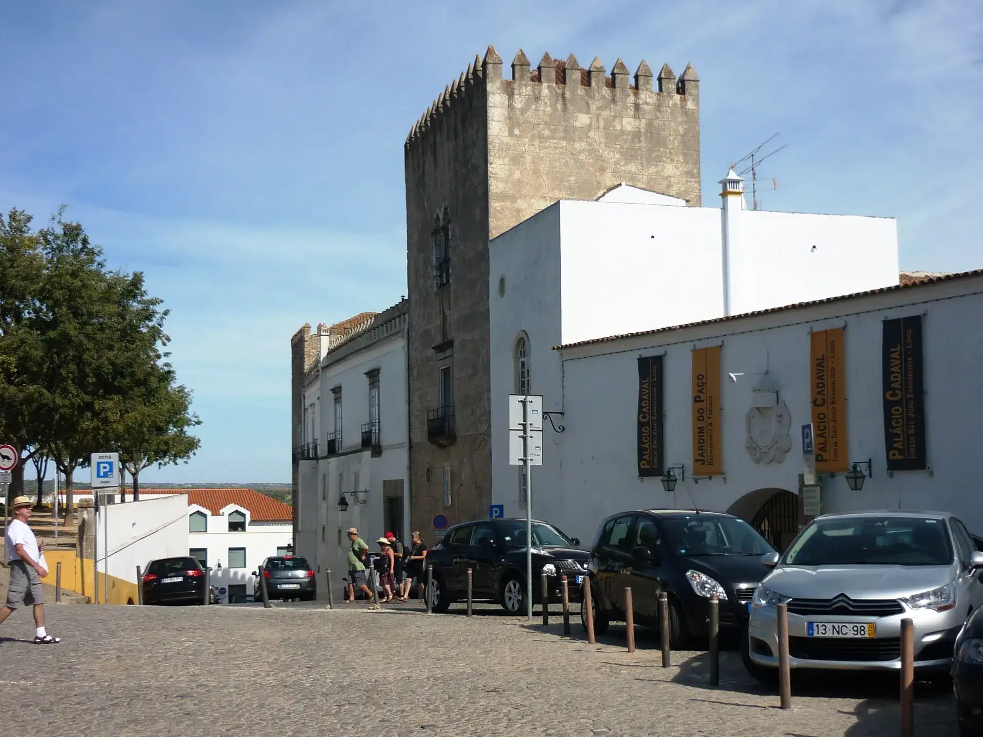 Cadaval Palace Church: Evora's Blue-Tiled Chapel - Evora