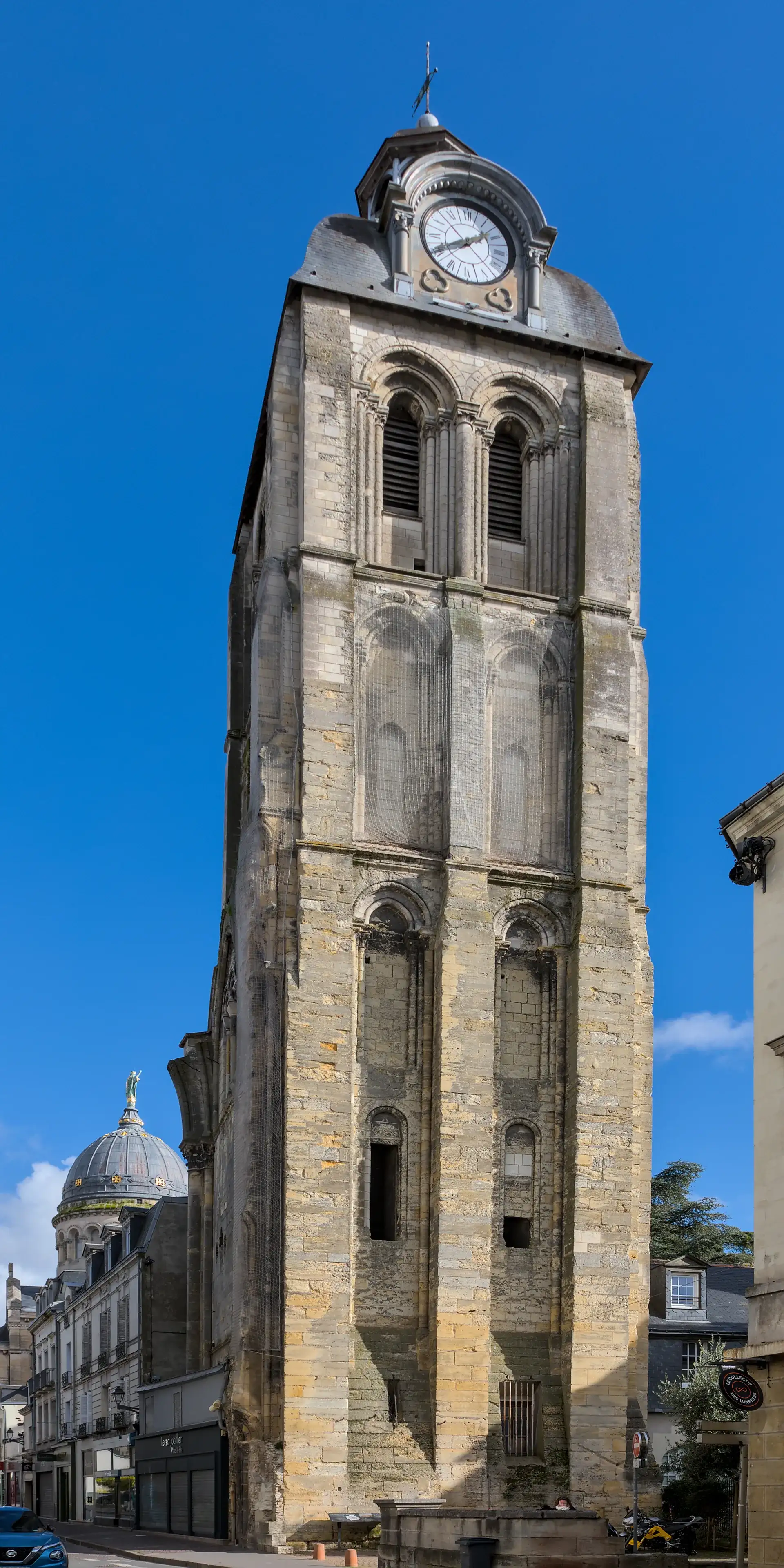 Tour de l'Horloge: ein Überbleibsel einer verschwundenen Basilika in Tours - Tours