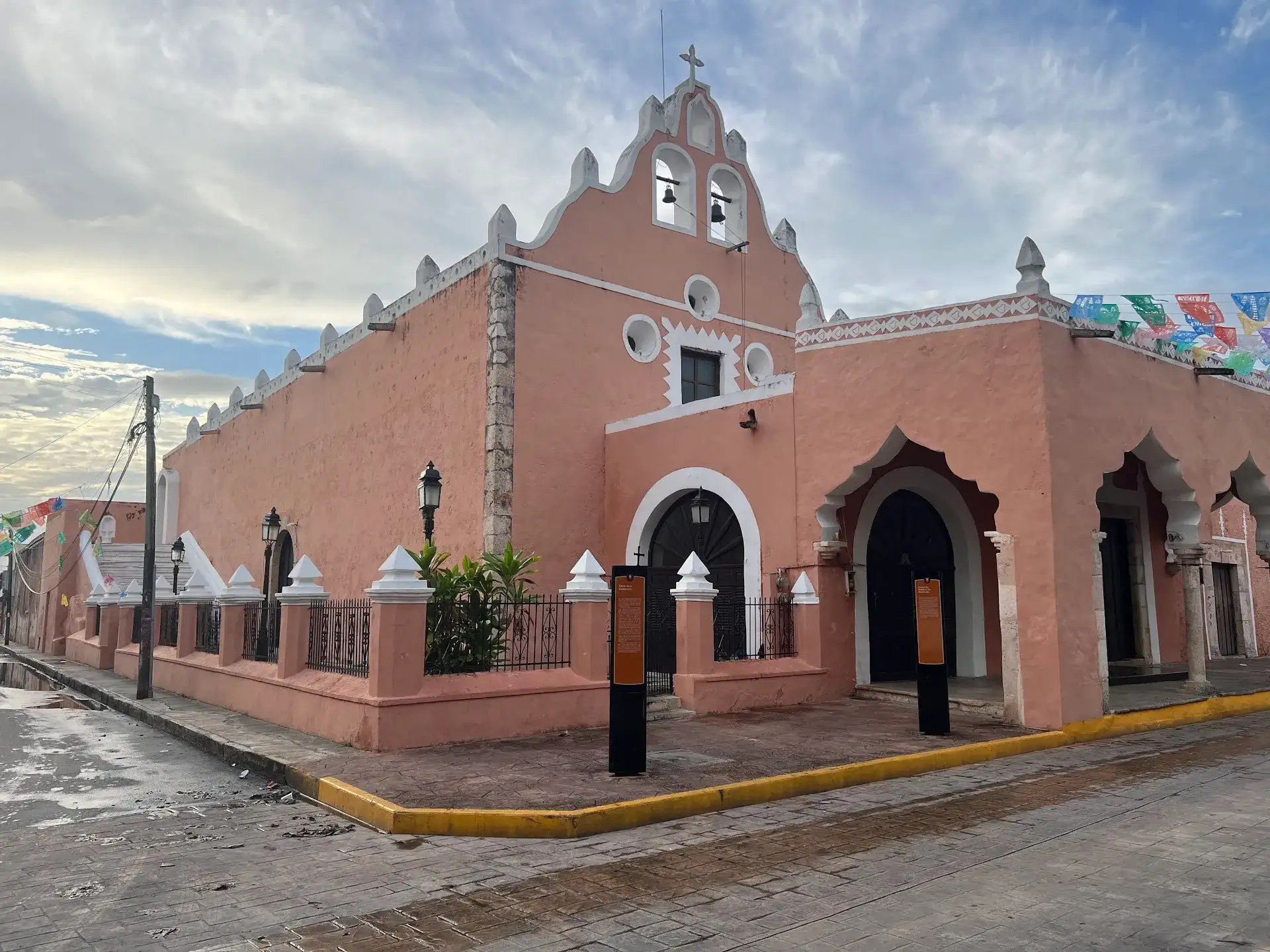 Iglesia de la Candelaria: Valladolid's Historic Church - Valladolid