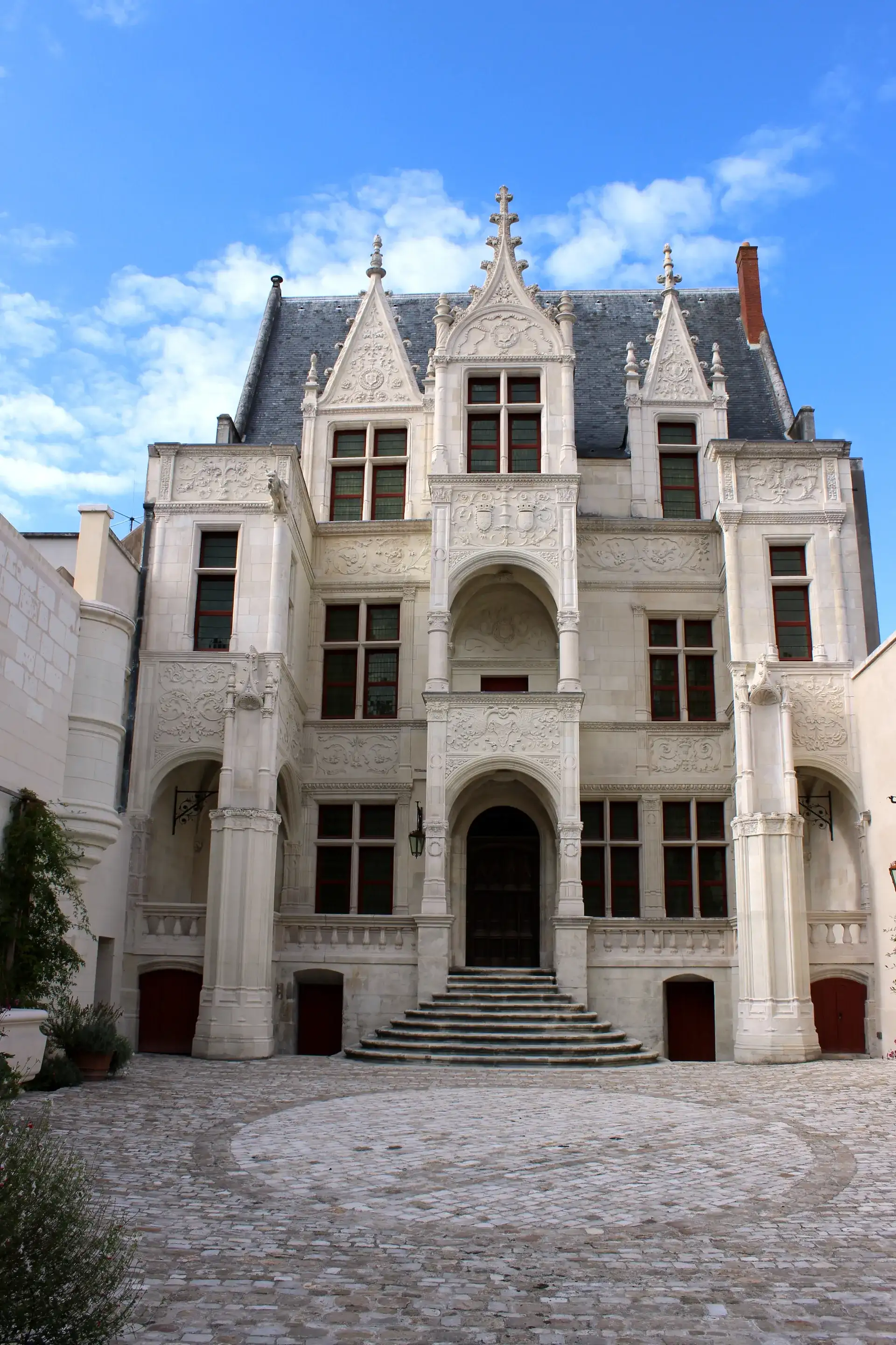 Hôtel Goüin: Tours' Renaissance Survivor - Tours