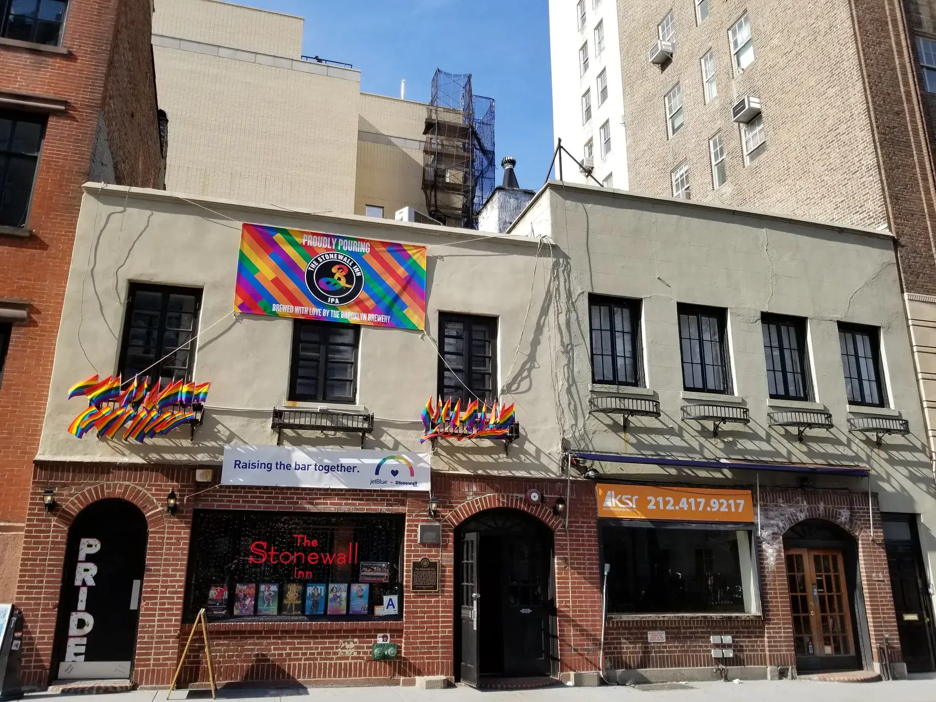Tour image 3 for New York's West Village: a self-guided Friends & Sex and the City filming-locations walking tour, with audio and quizzes