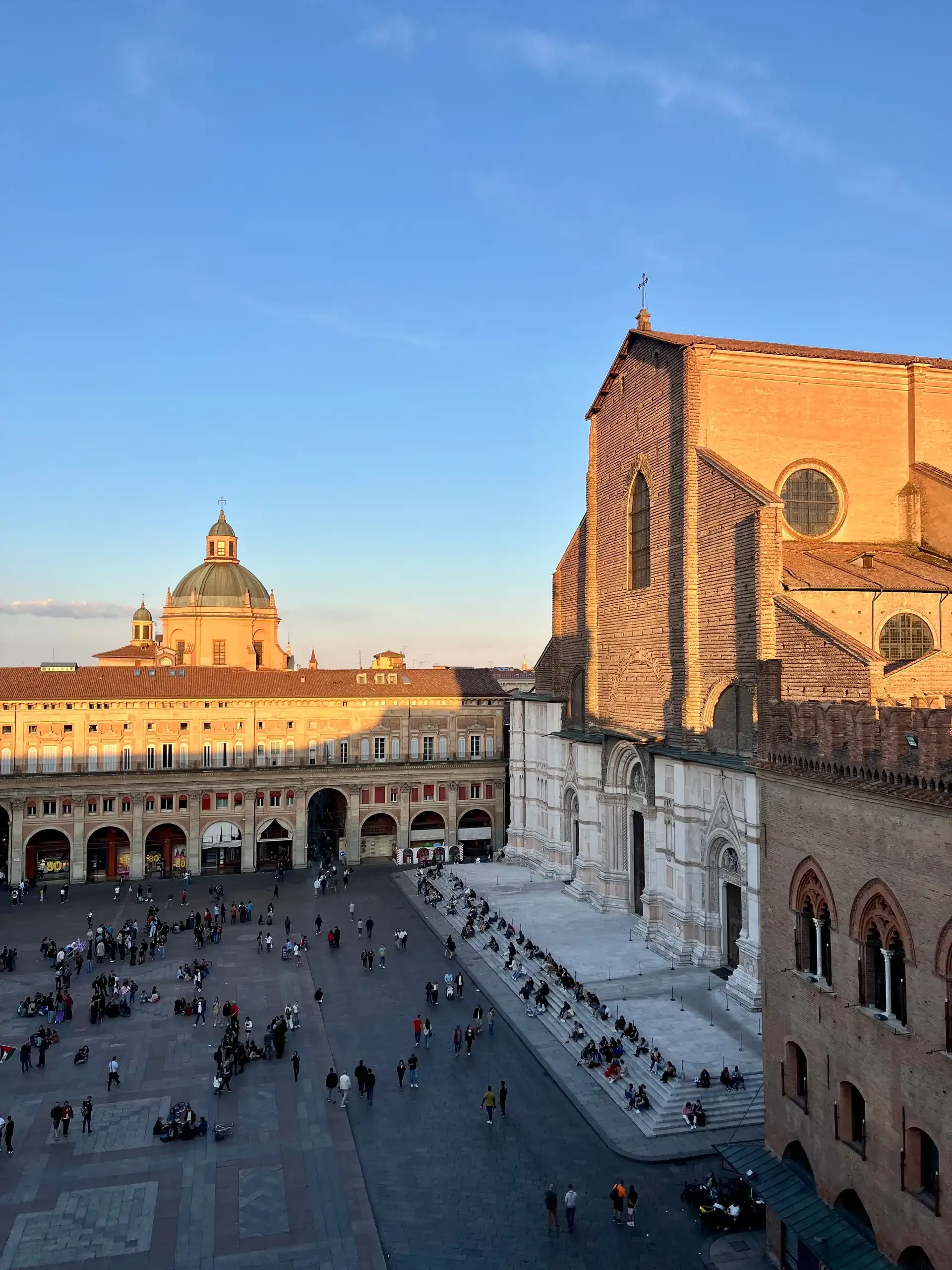 Piazza Maggiore: Bologna's Historic & Vibrant Heart - Bologna