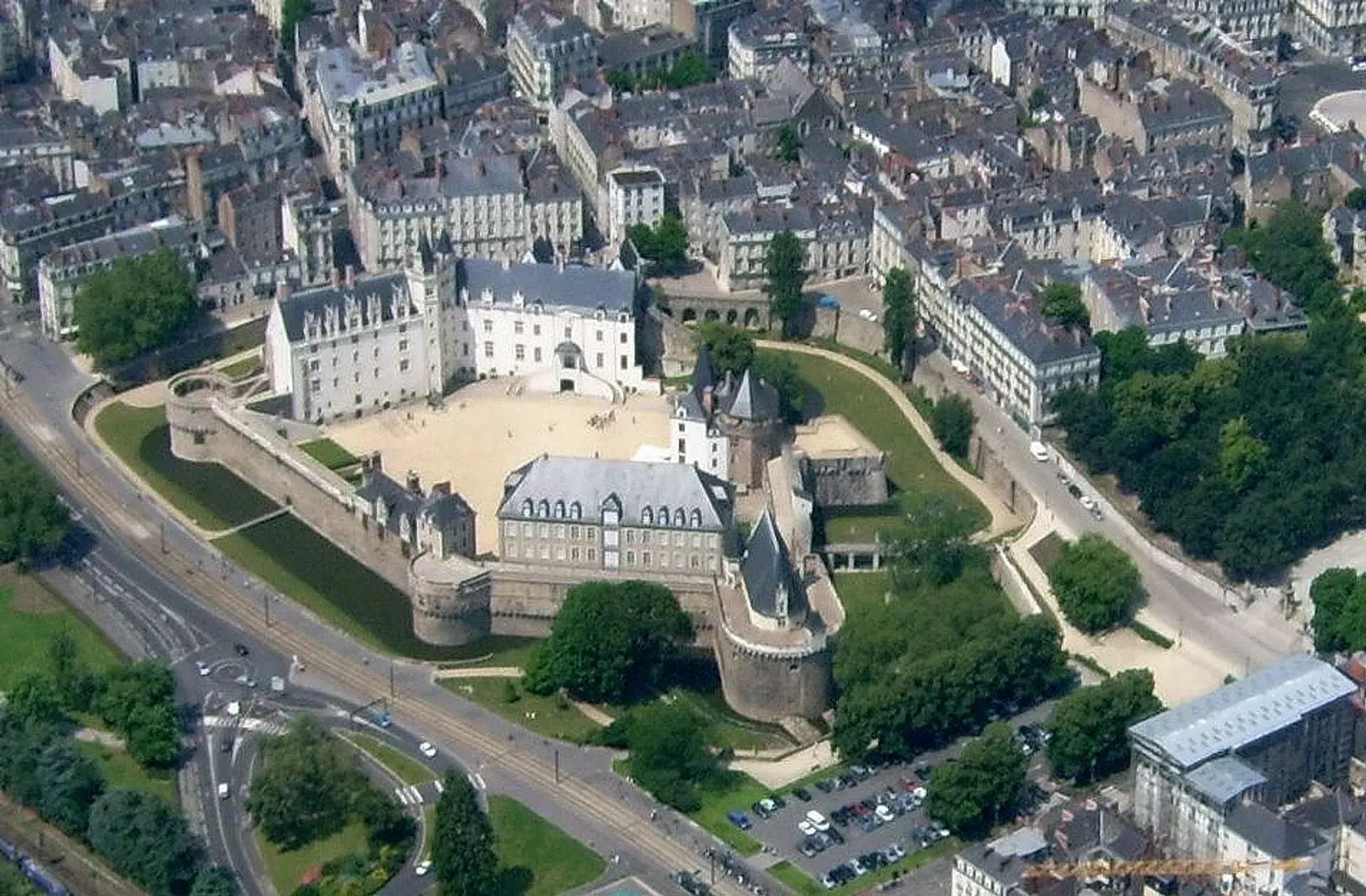 Tour image 2 for Nantes: a self-guided walking tour from the château to the mechanical elephant, with audio, quizzes & free eSIM