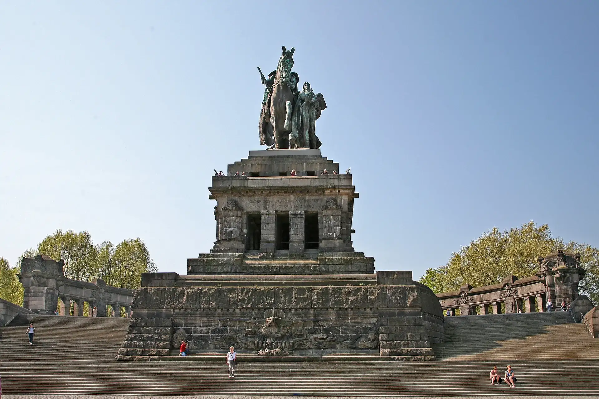 Deutsches Eck: Koblenz's Historic River Monument - Koblenz