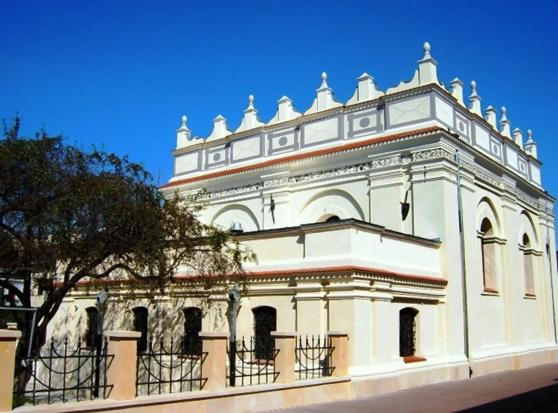 Zamość Synagogue: Poland's Renaissance House of Prayer - Zamosc