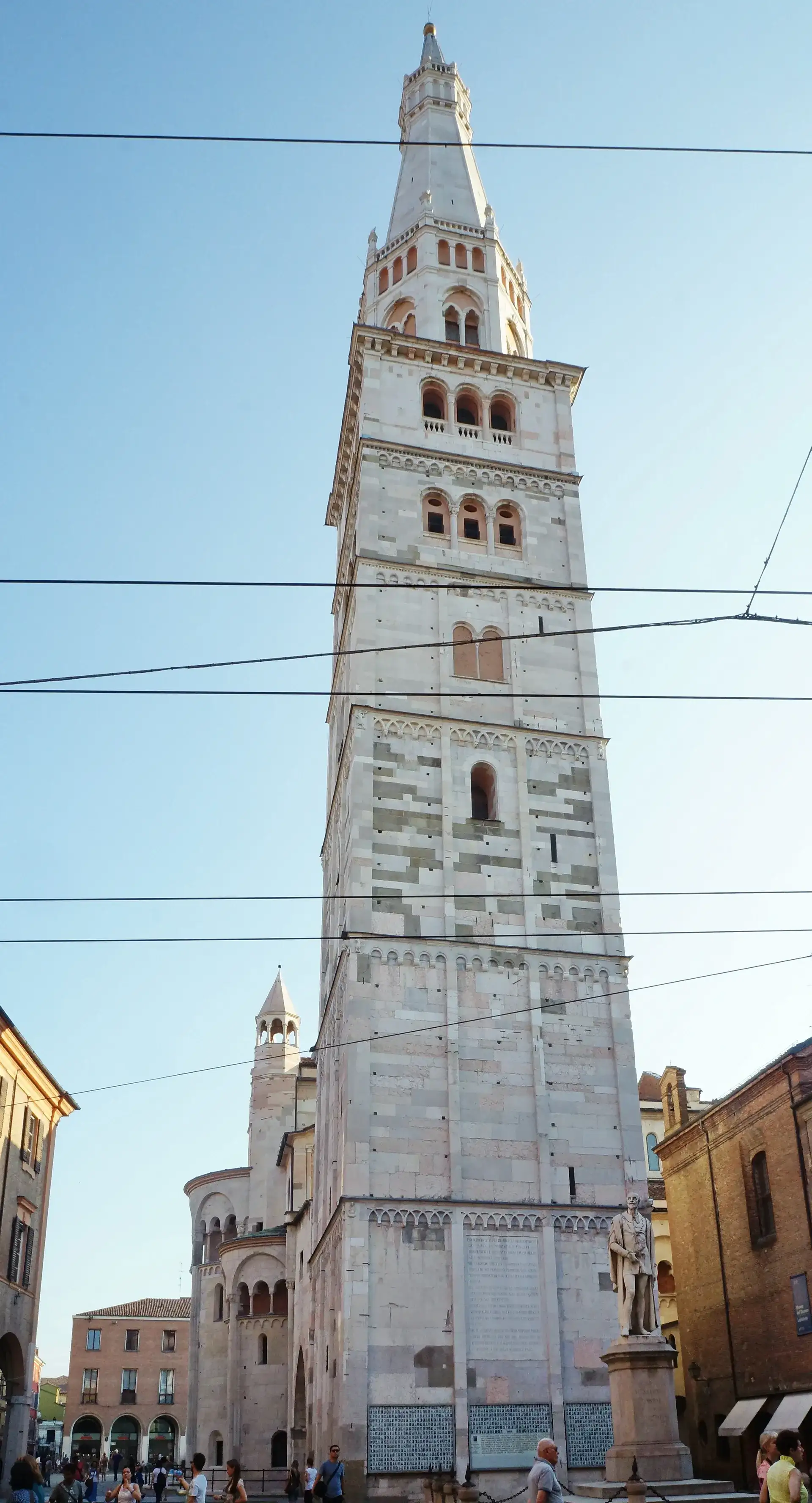 Visita la Torre Ghirlandina: el campanario de Módena protegido por la UNESCO - Modena