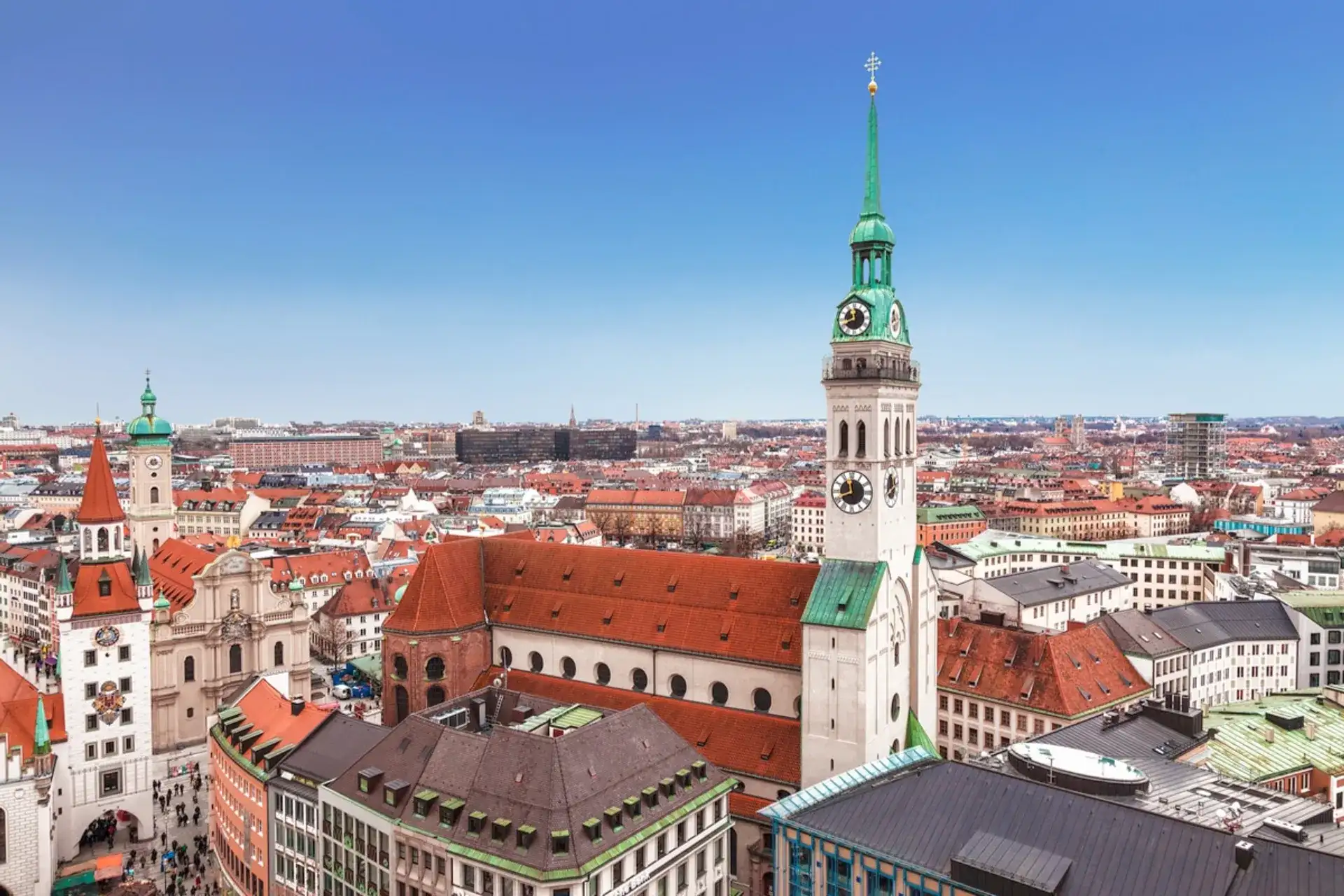 St. Peter's Church & Tower: Munich's Oldest Parish - Munchen