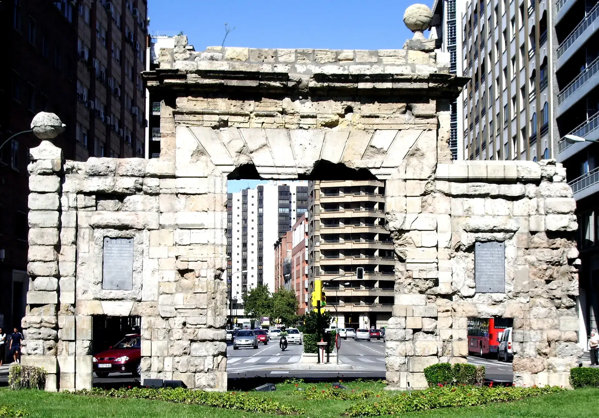 Puerta del Carmen: Zaragoza's Battle-Scarred Gate - Zaragoza