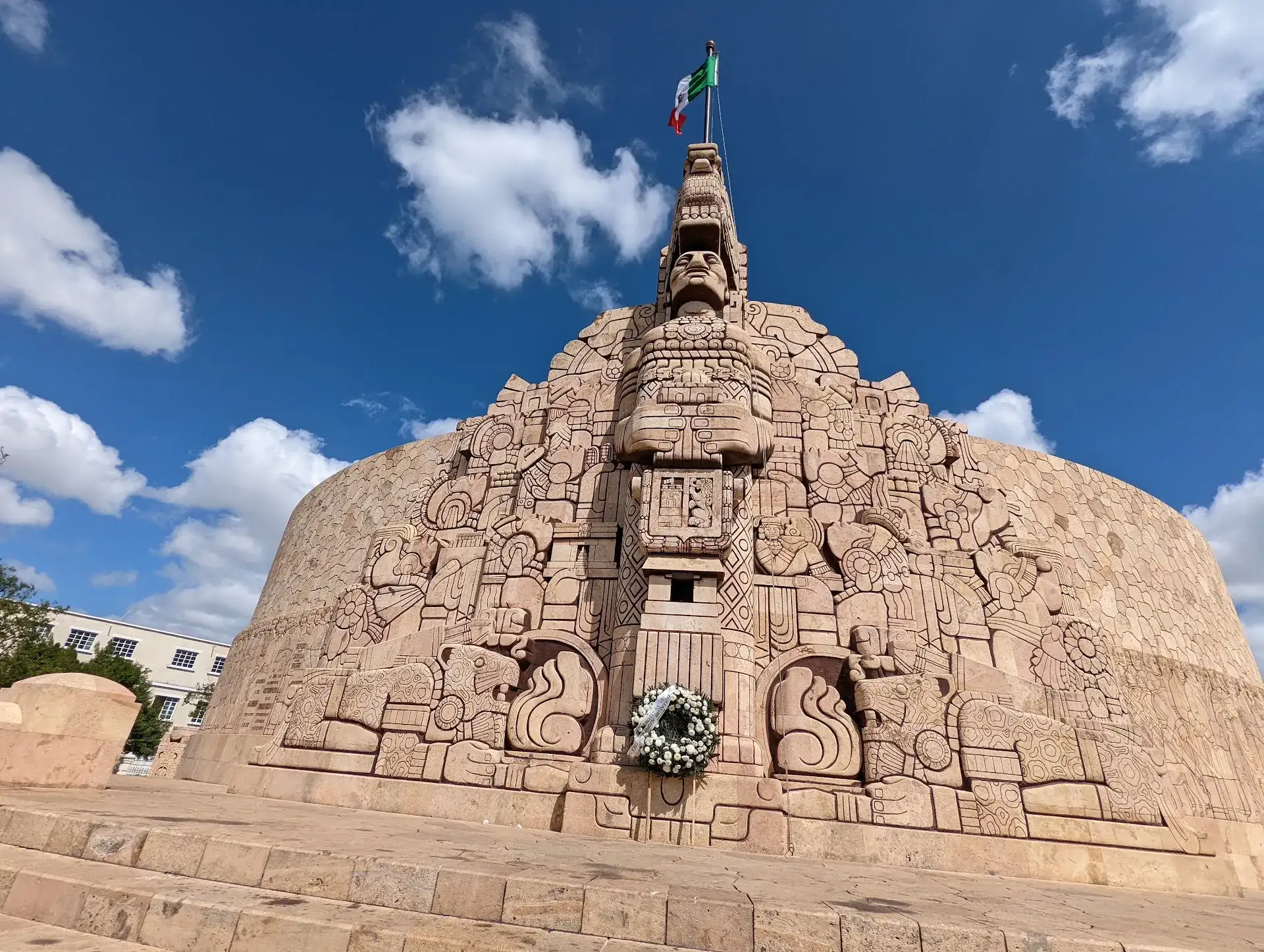 Monument to the Fatherland: Mérida's Stone Chronicle - Merida