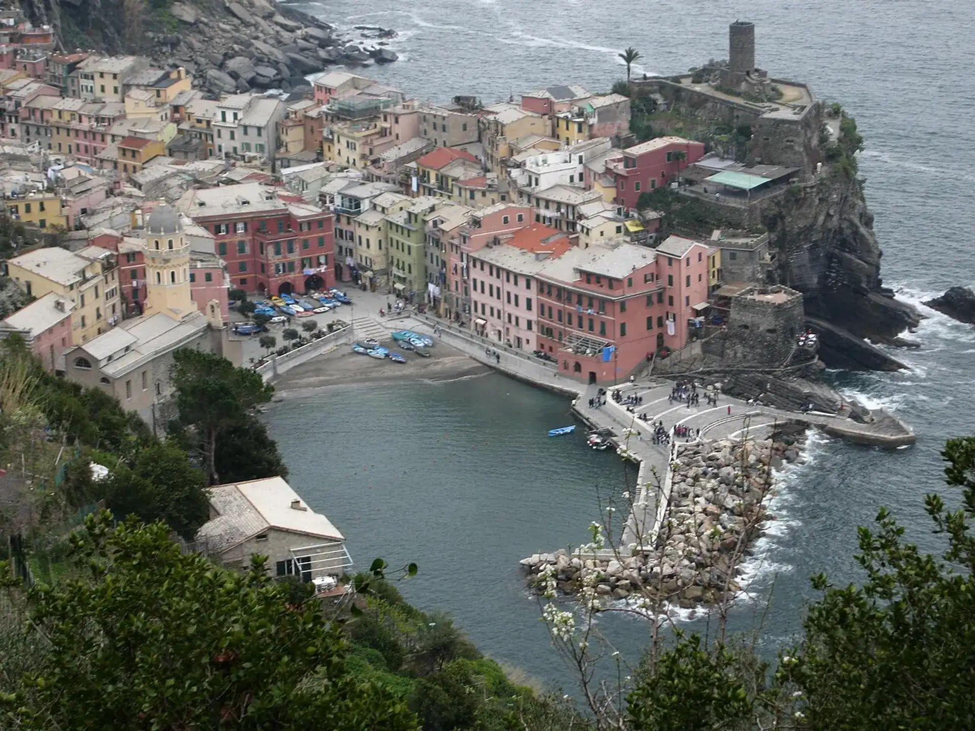 Vernazza Viewpoint: The Iconic Cinque Terre Vista - Vernazza