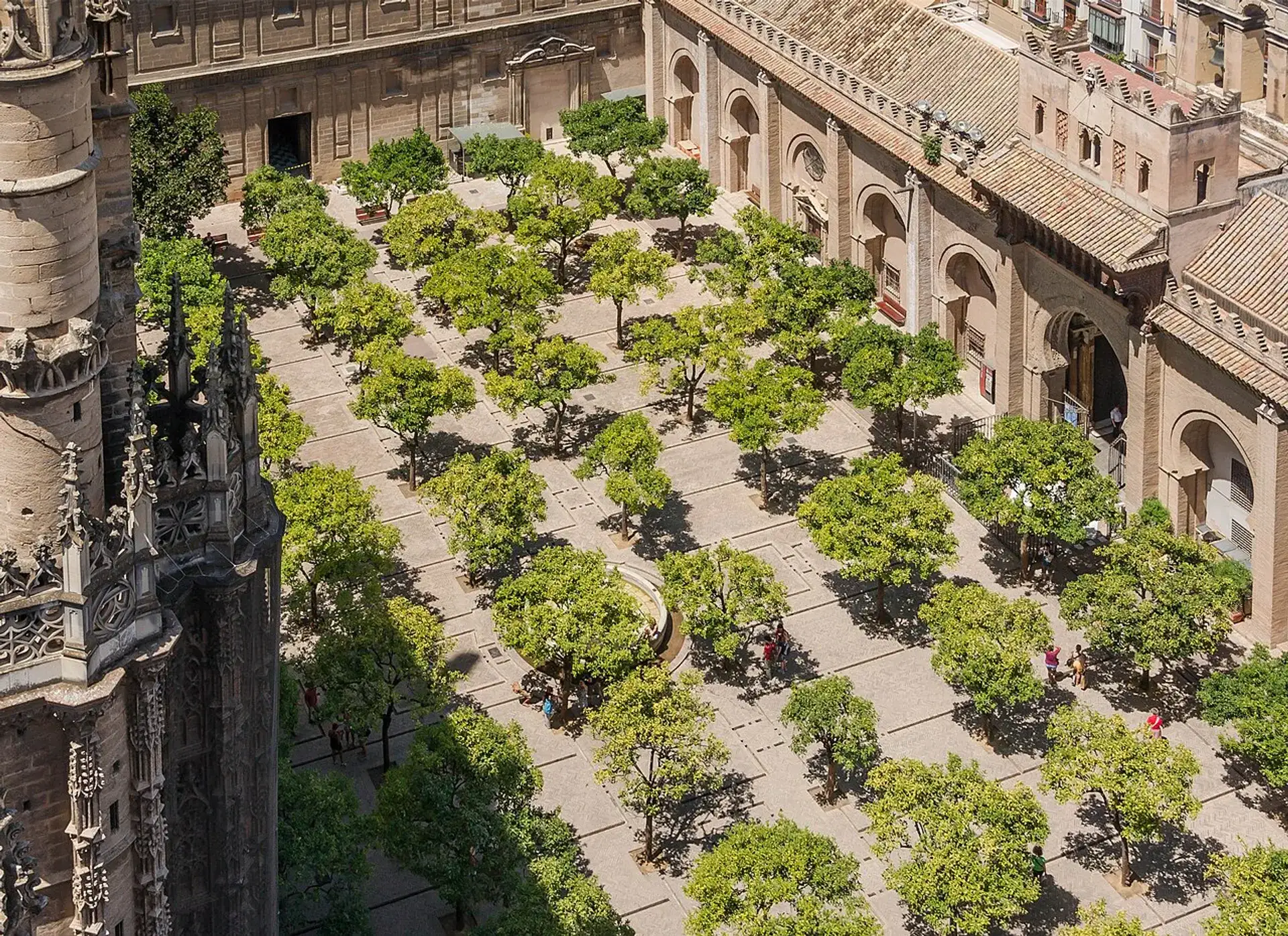 Patio de los Naranjos: el patio con historia de Córdoba - Cordoba