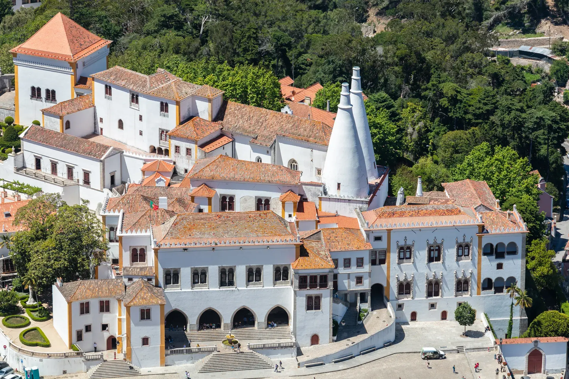 Palácio Nacional de Sintra: the palace of the twin chimneys