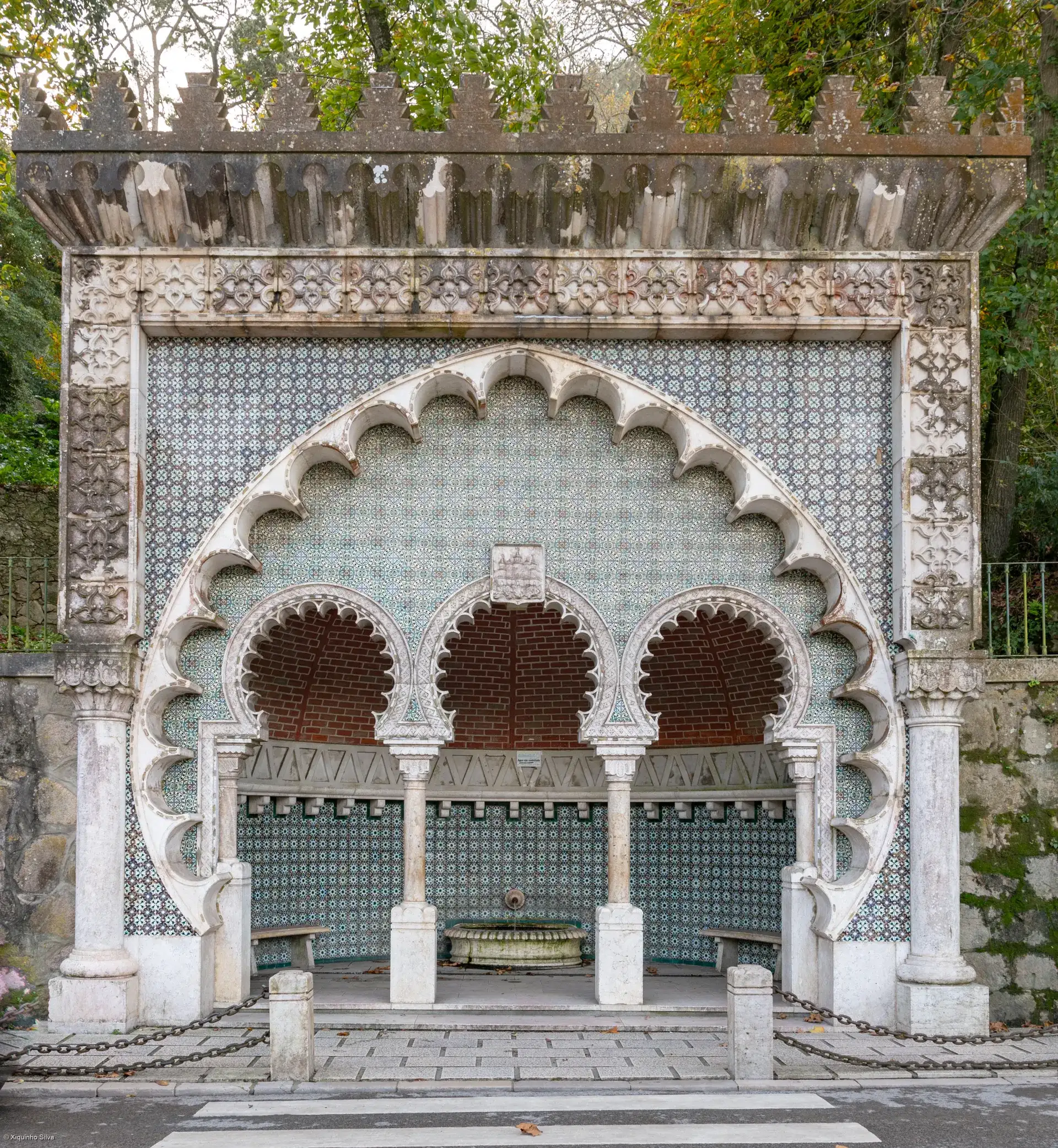Fonte Mourisca: Sintra's Moorish Fountain - Sintra