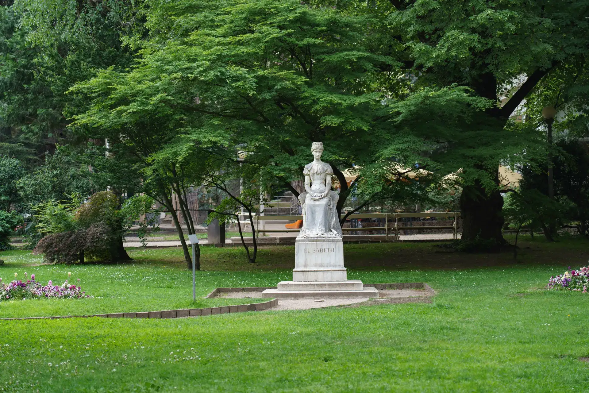 Sissi-Denkmal Meran: Statue von Kaiserin Elisabeth - Merano