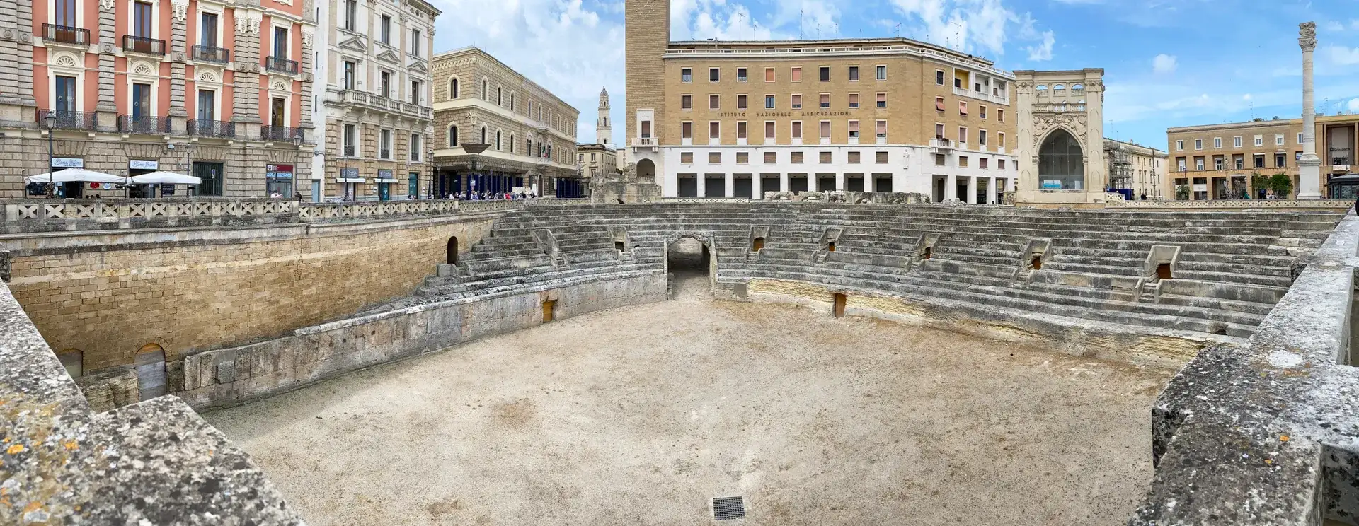 莱切罗马圆形剧场:一处深埋的宝藏 - Lecce