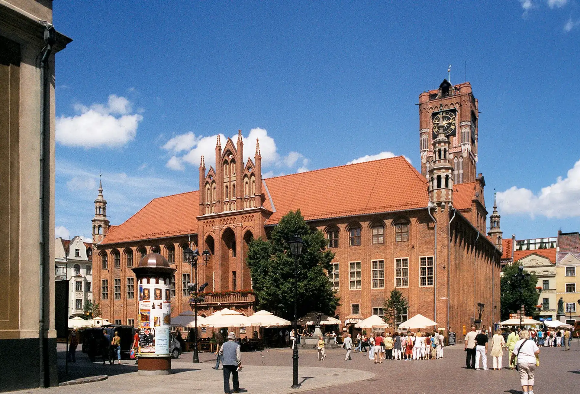 Toruń Old Town Hall: Medieval Architecture & Museum - Torun