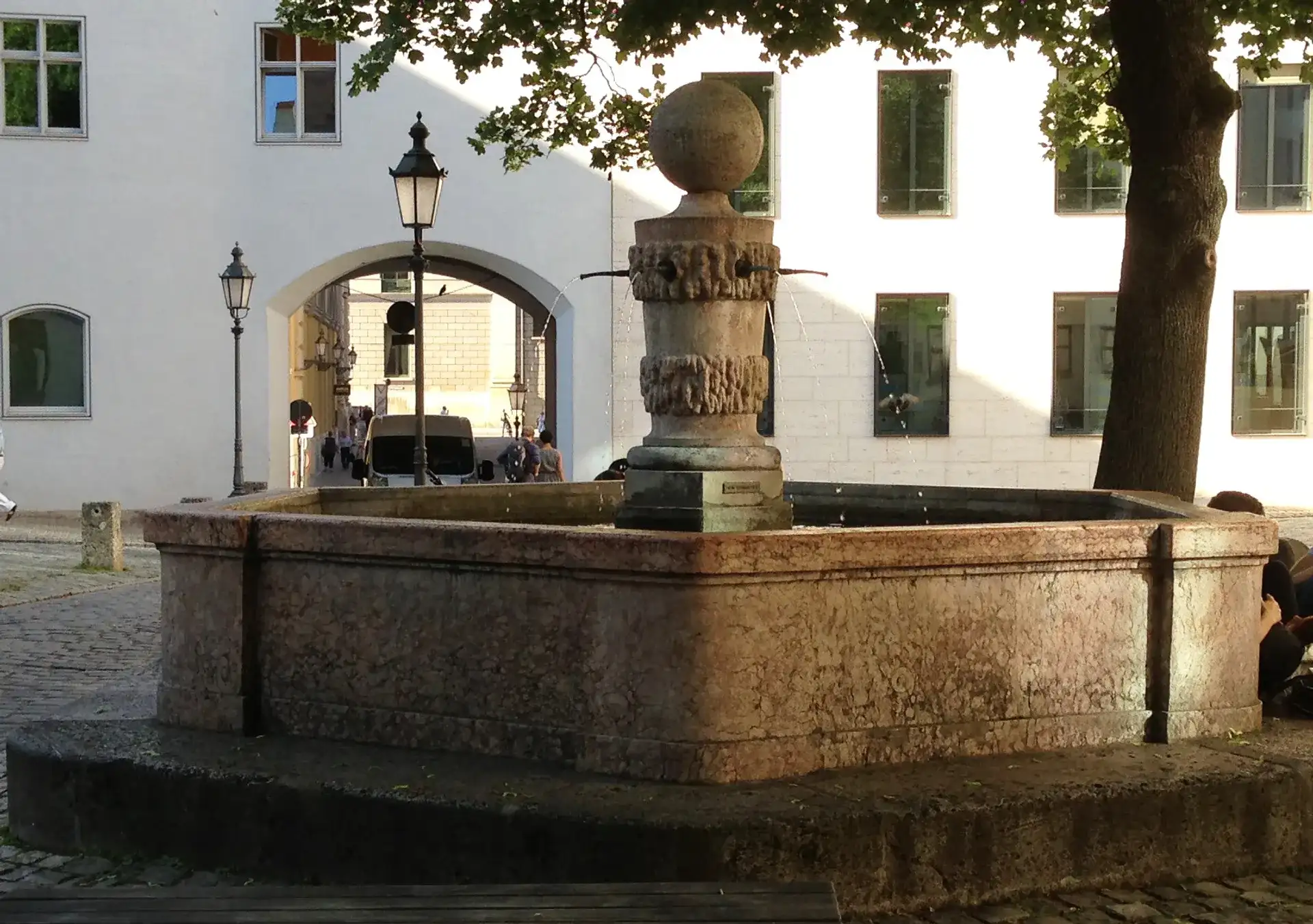 Alter Hof: Munich's Medieval Imperial Castle - Munchen