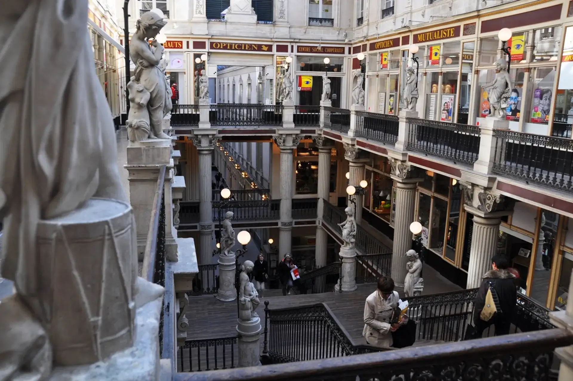 Passage Pommeraye: Historic Arcade in Nantes - Nantes