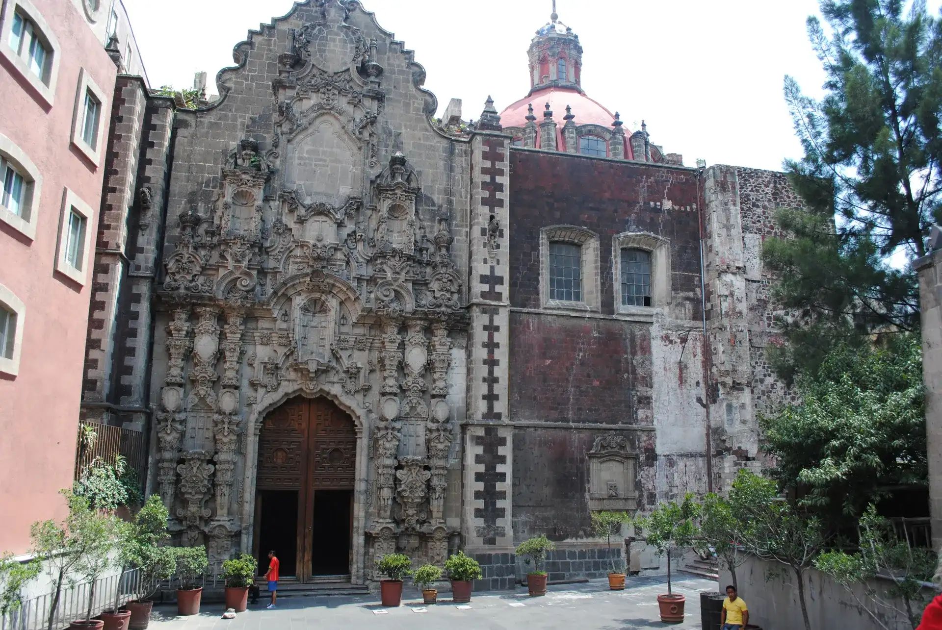 Kirche San Francisco: Vom aztekischen Zoo zur kolonialen Ikone - Mexico-city
