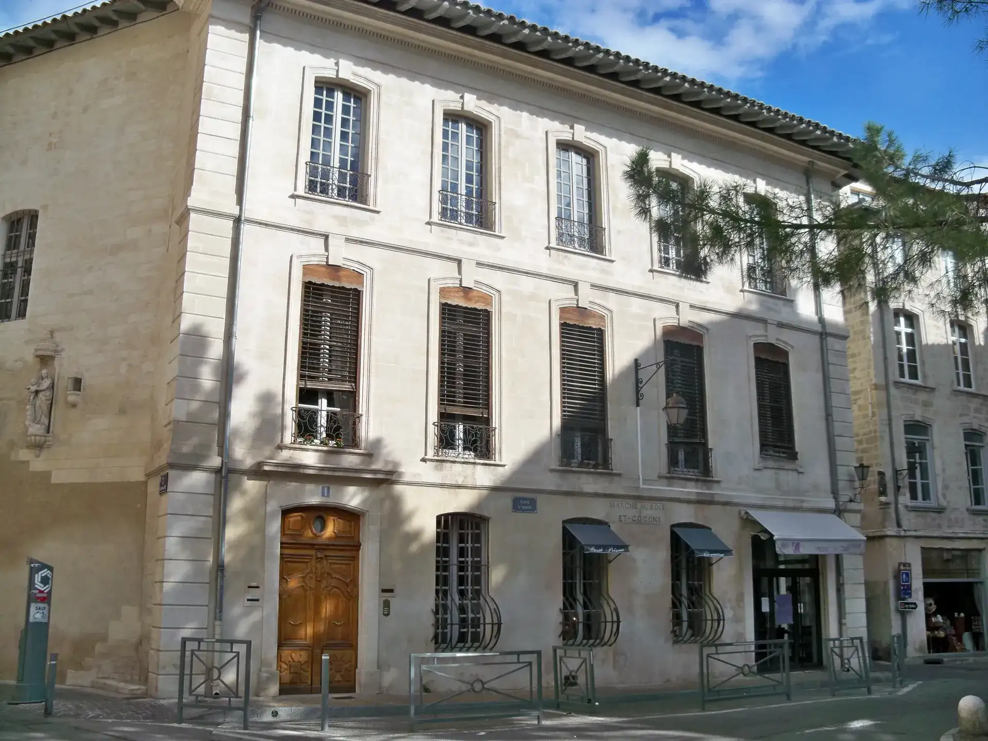 Place St. Didier: Avignons historisches gotisches Herz - Avignon