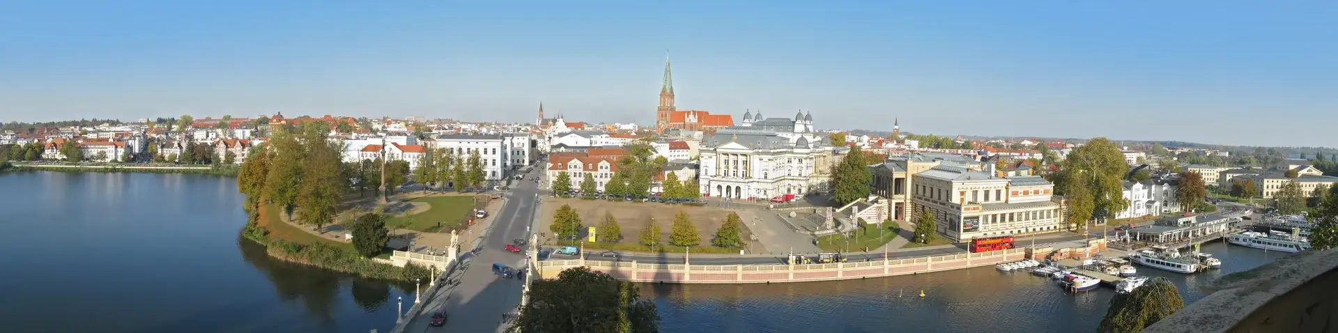 Alter Garten: Schwerin's Grand Lakefront Square - Schwerin