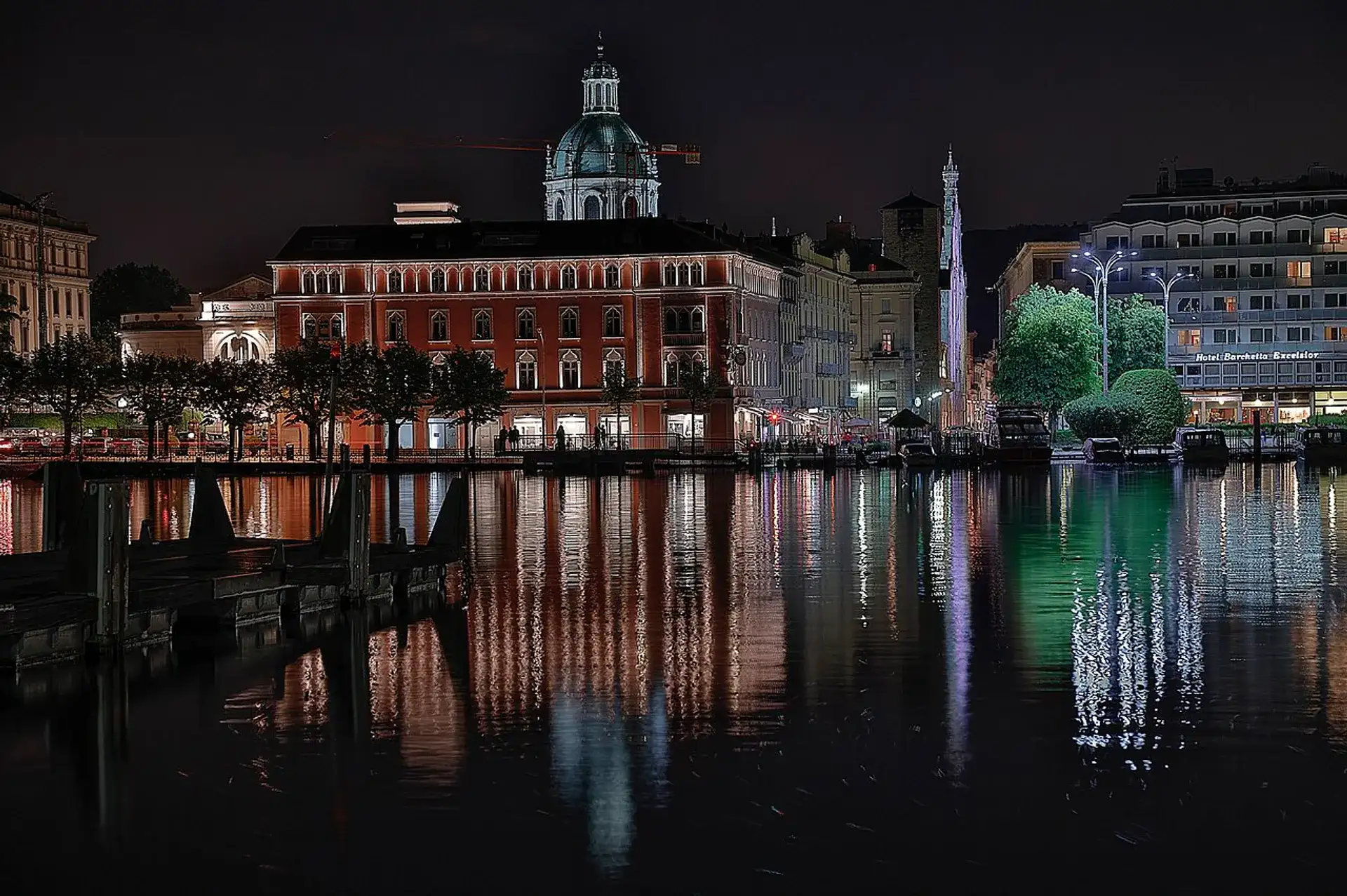 Piazza Cavour in Como: History, Fountains & Views - Como