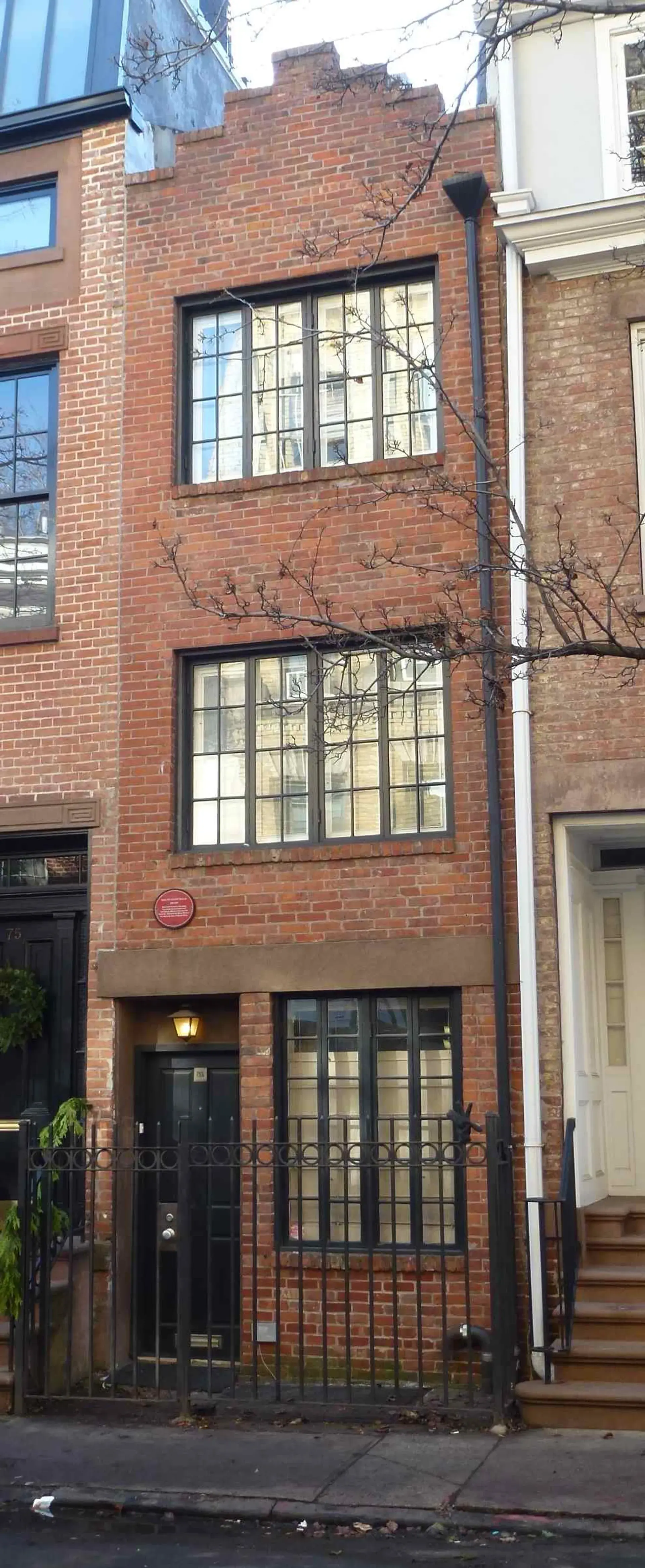 75½ Bedford Street