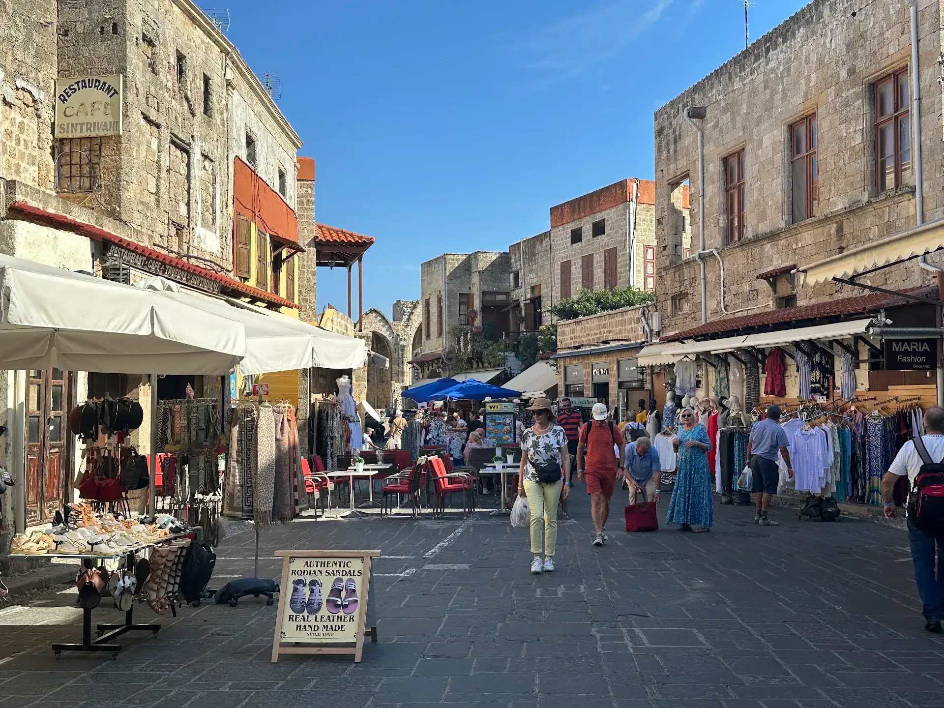 Jewish Martyrs Square & Synagogue in Rhodes - Rhodes