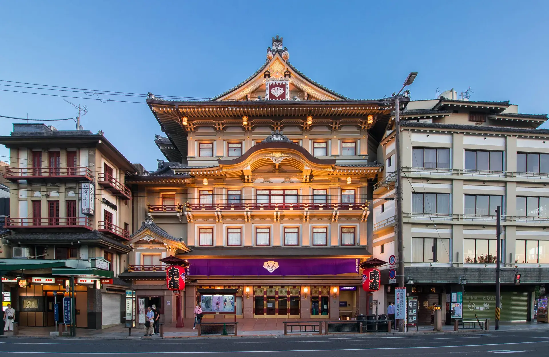 Tour image 2 for Kyoto: gion's lantern-lit alleys, a self-guided walking tour with audio and quizzes