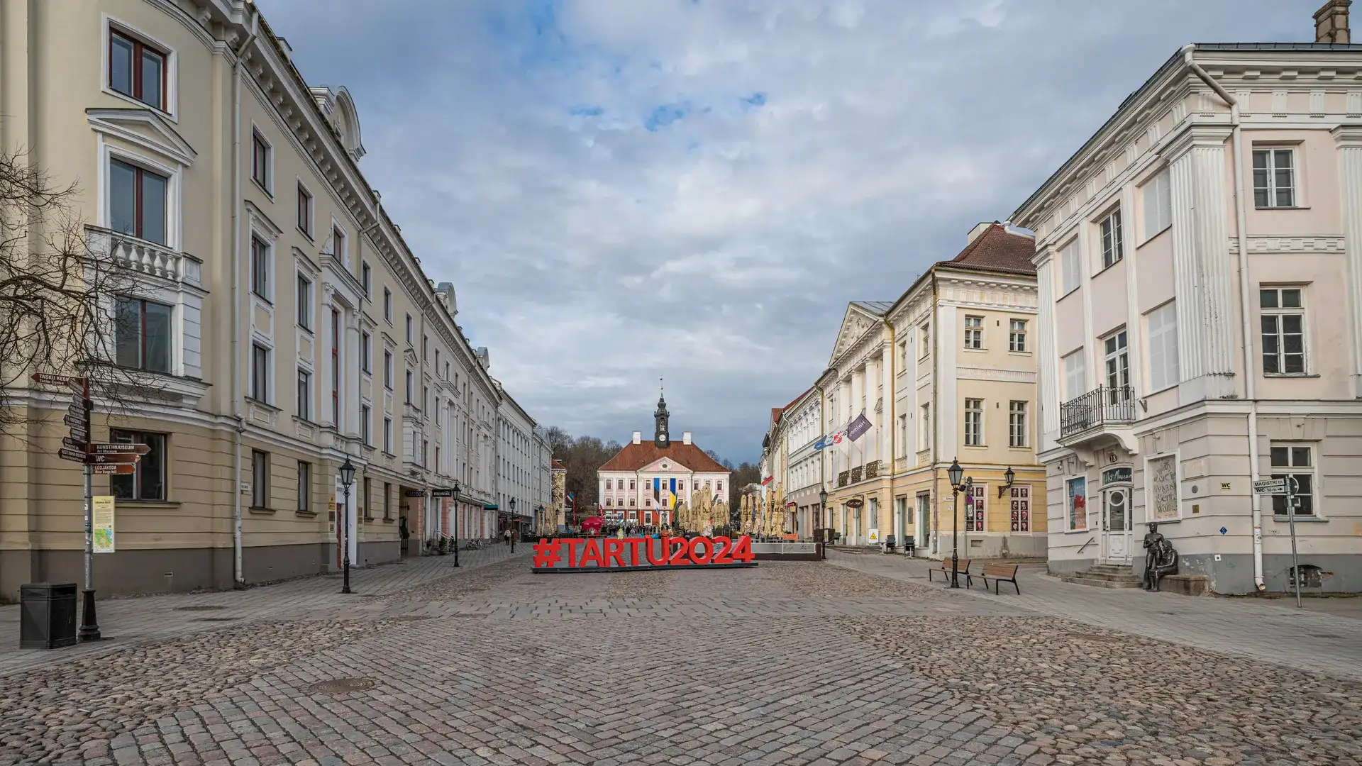 Tartu Town Hall Square: Guide to Raekoja Plats - Tartu