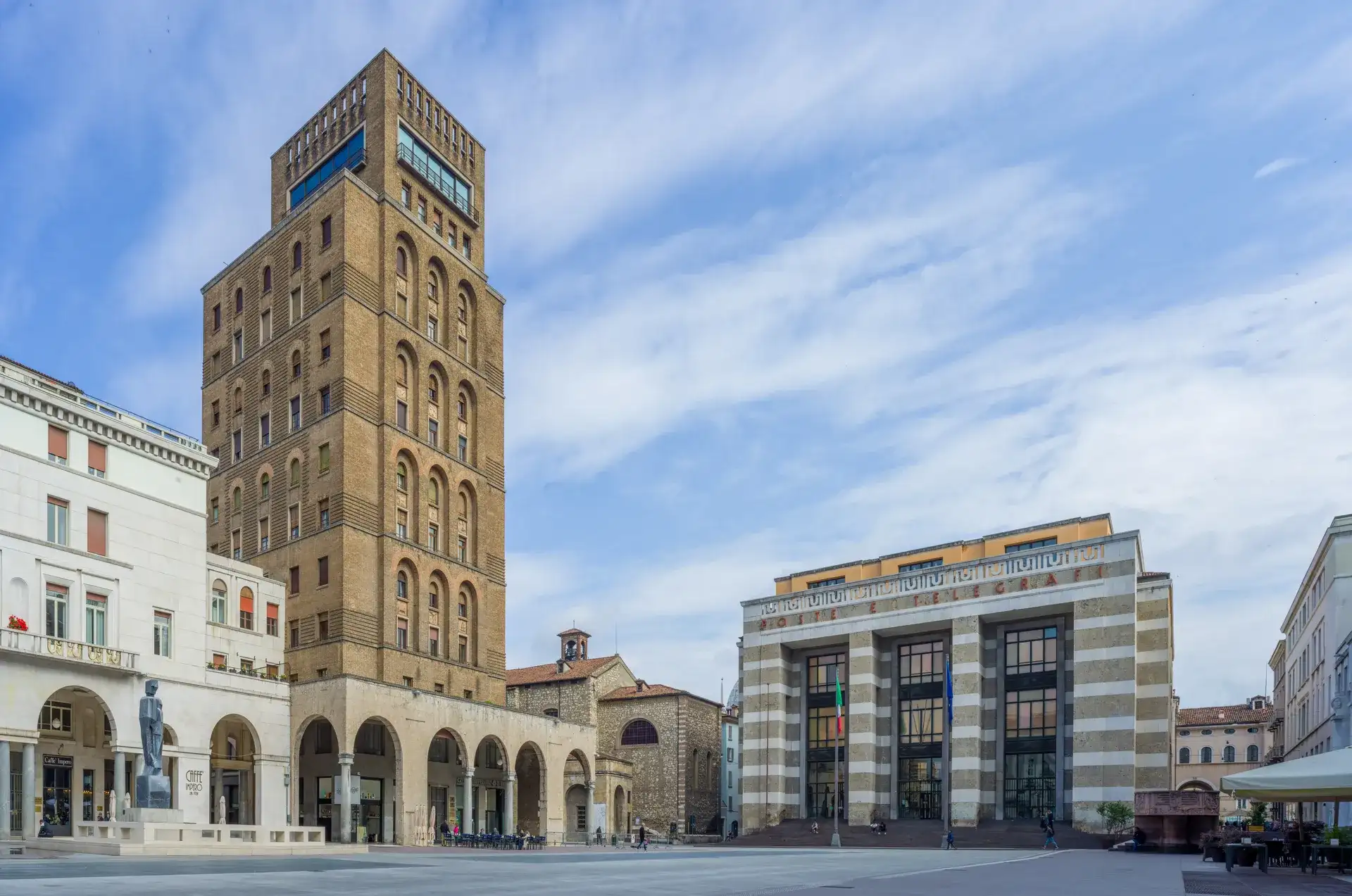 Piazza della Vittoria: la plaza modernista de Brescia - Brescia