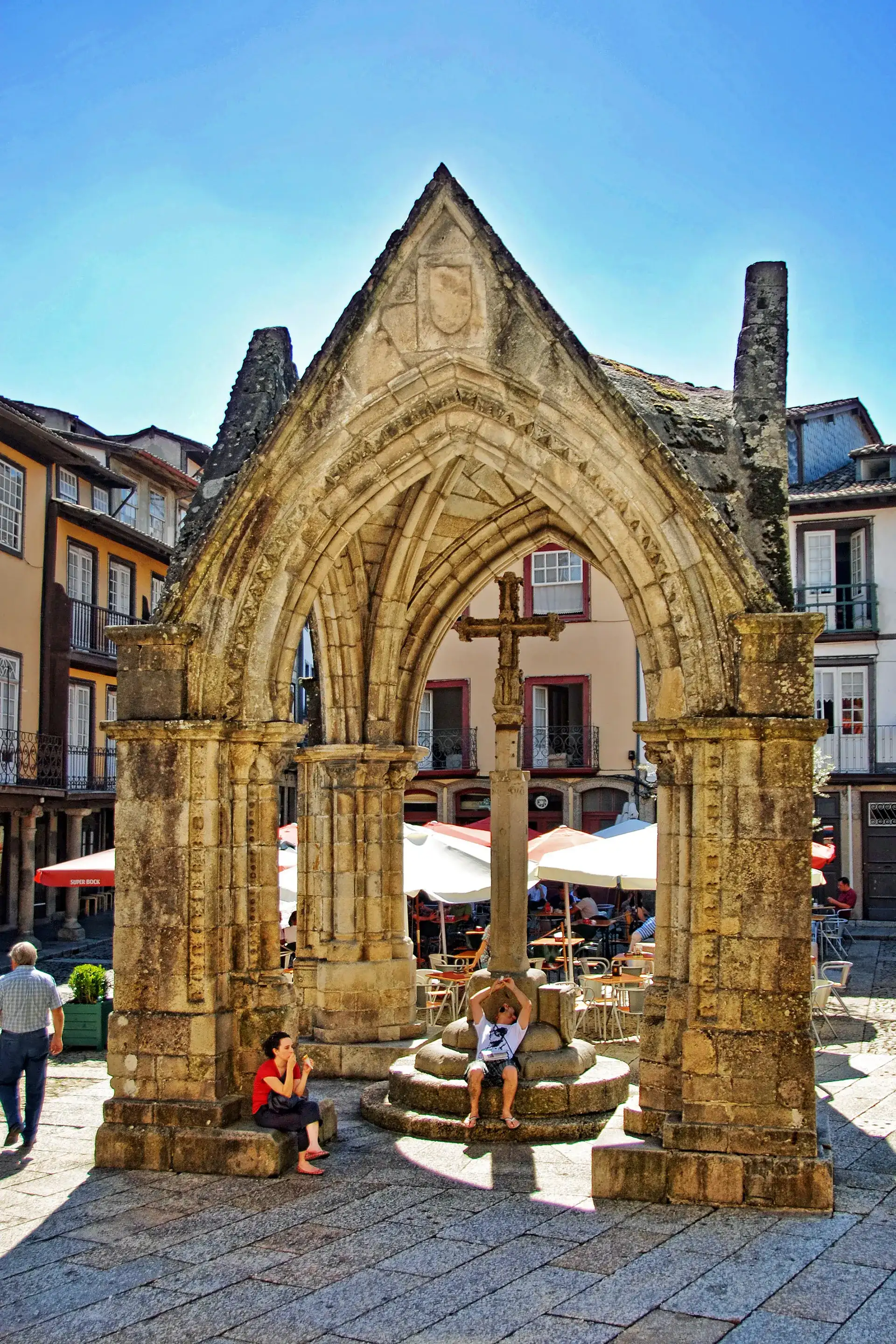 Padrão do Salado: Guimarães' Gothic Victory Monument - Guimaraes