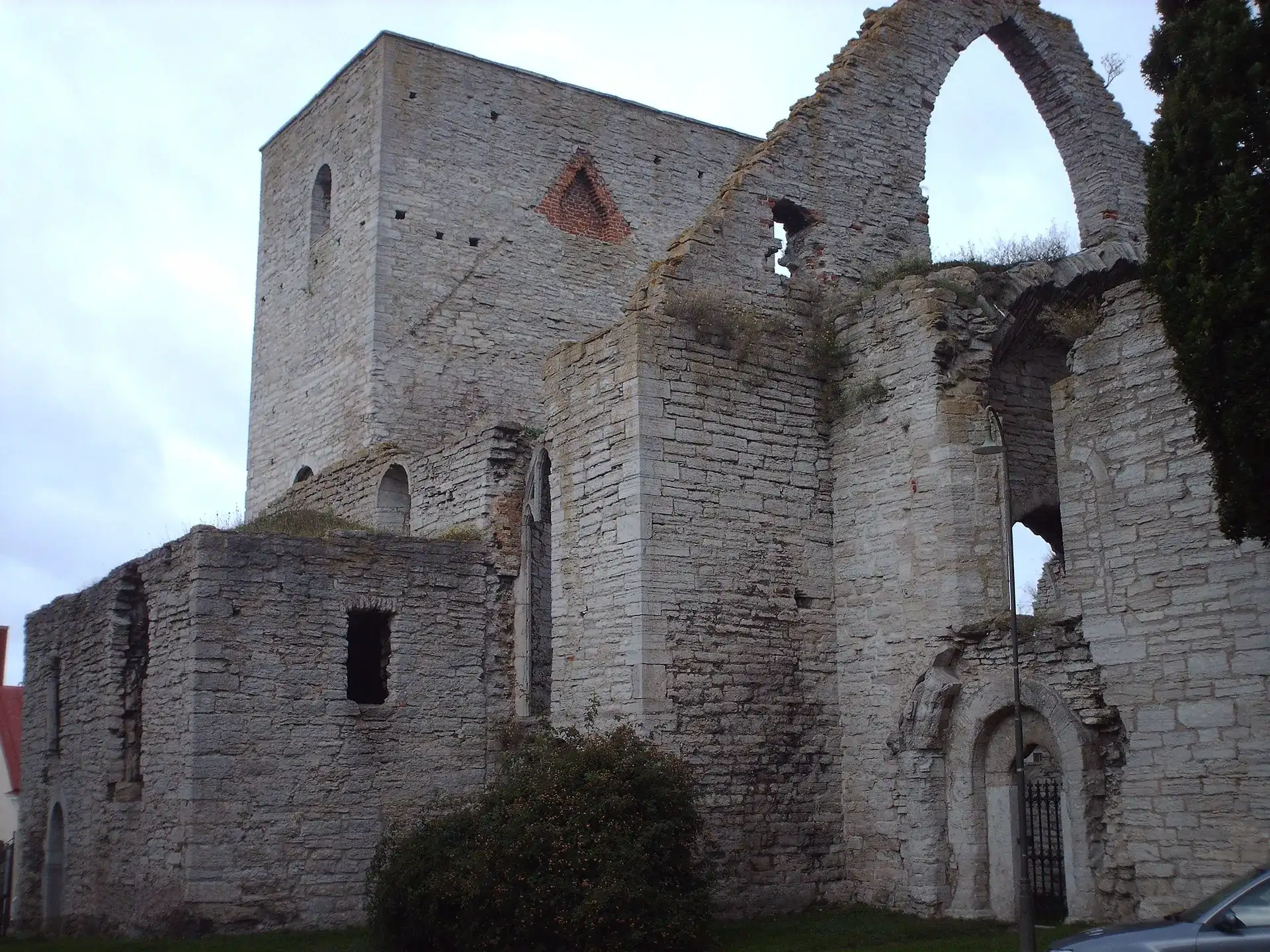 Ruinas de Drotten: la iglesia medieval de la Trinidad de Visby - Visby