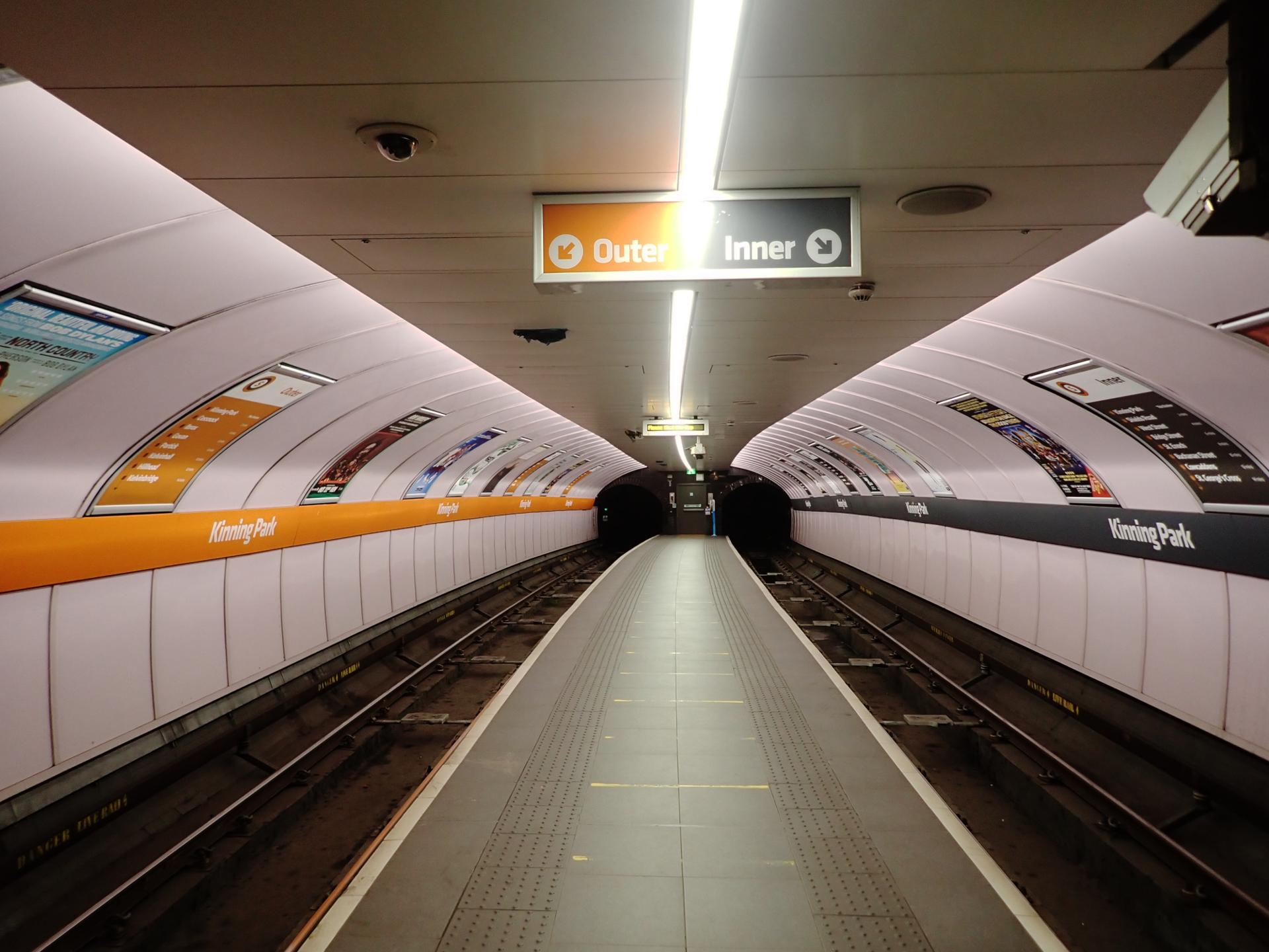 Kinning Park Subway Station in Glasgow — habiloid